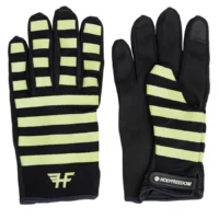 st-quentin-green-gloves